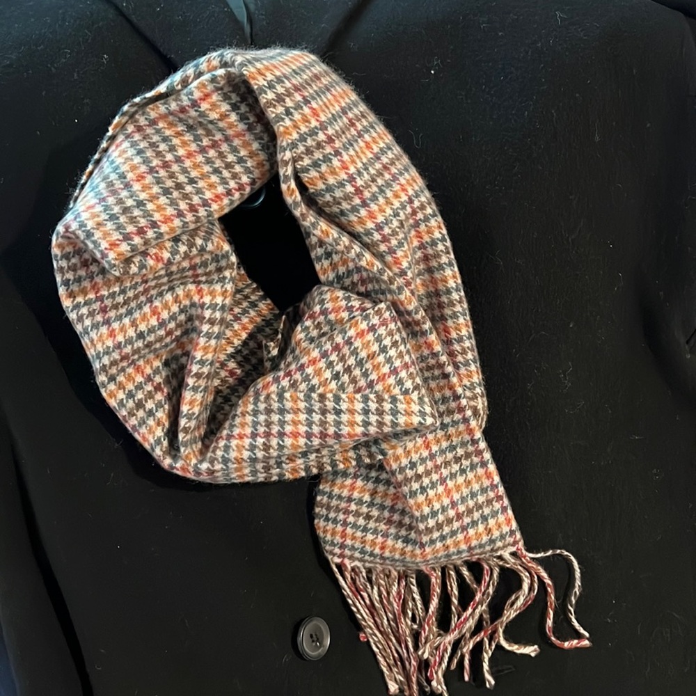 Club Room 100% Cashmere Scarf